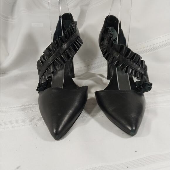 MICHAEL/MICHAEL KORS! BLACK GENUINE LEATHER SHIRRED DIAG STRAP HEELS! SZ 8.5M - Picture 3 of 8